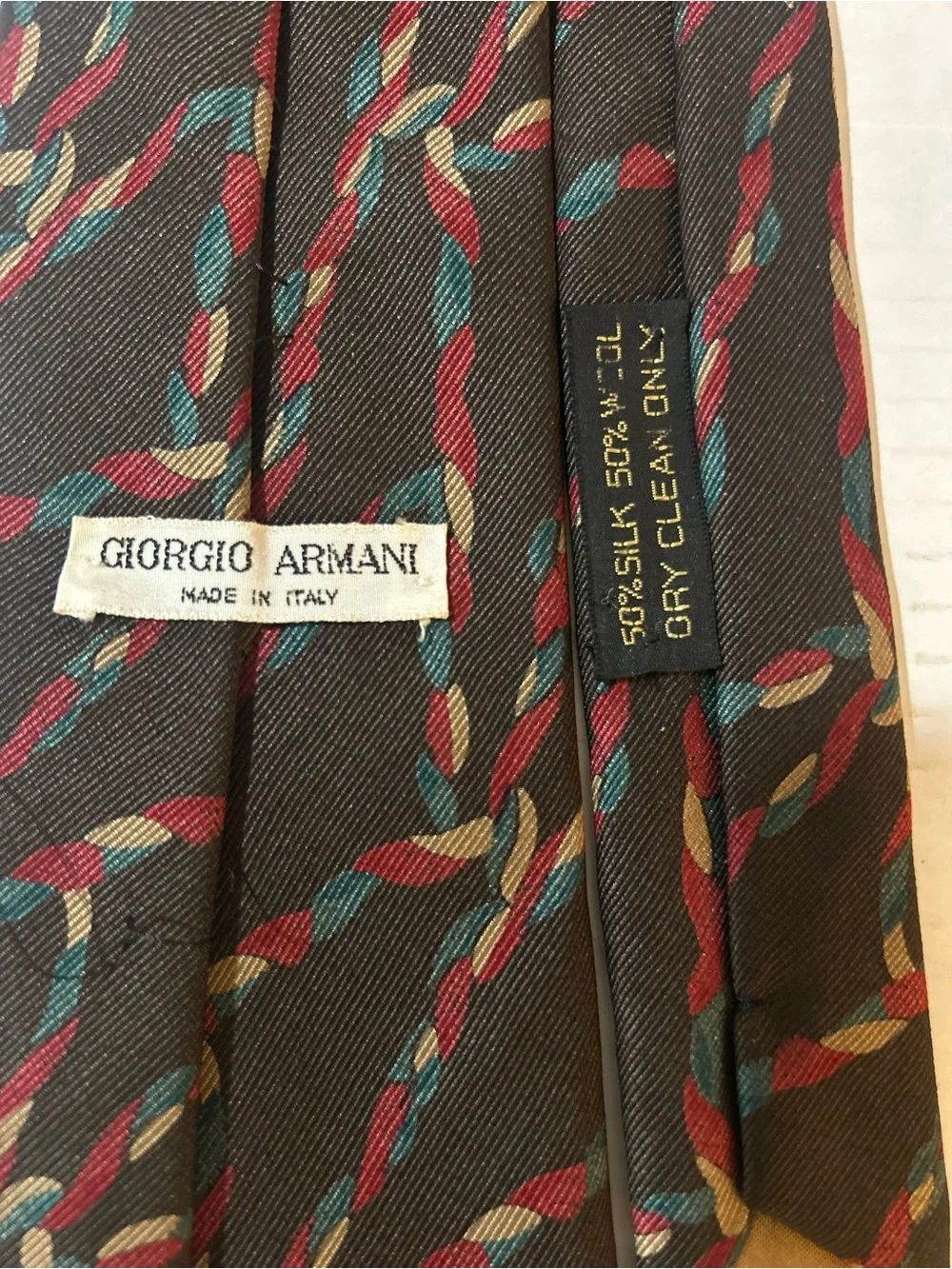 Vintage Giorgio Armani men’s necktie featuring an abstract braided-rope pattern
